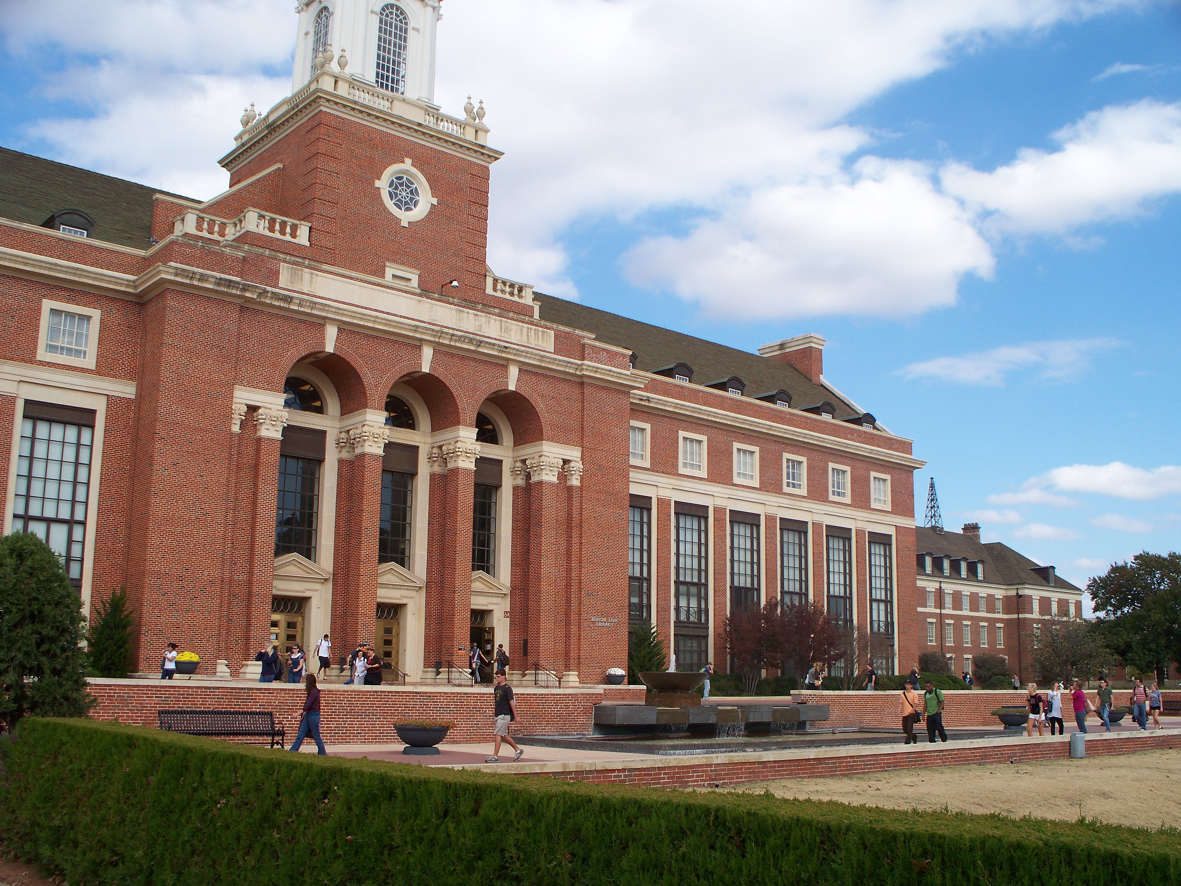 Photograph of the Edmon Low Library.